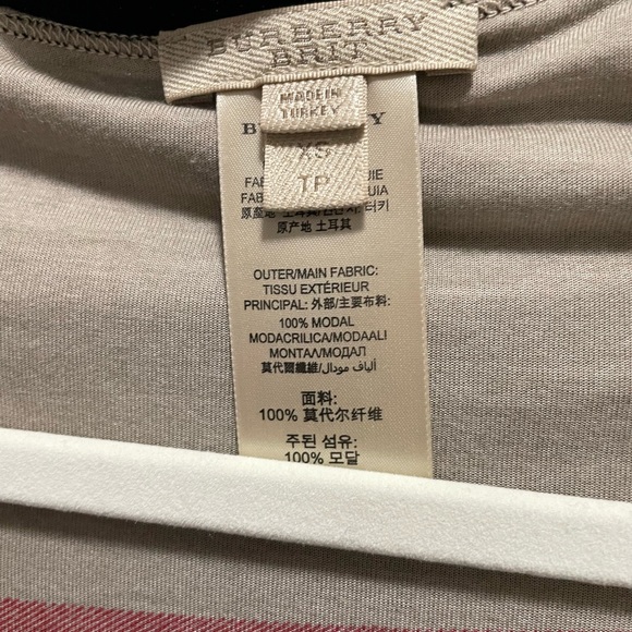 Excellent Condition Burberry Brit Nova Check Reversible Cardigan in XS - Picture 3 of 3